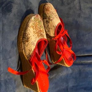 Gently used sandal with sexy ribbon ankle wrap